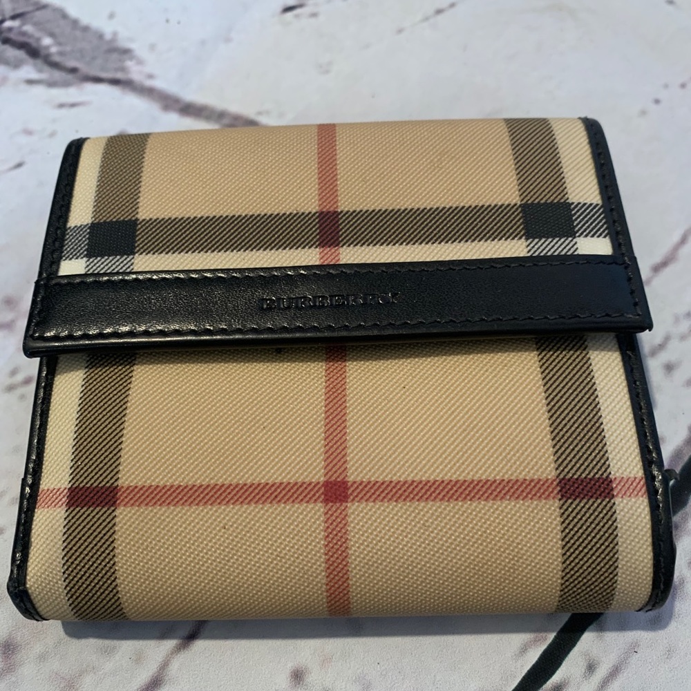 Authentic Womens Burberry Wallet Bifold